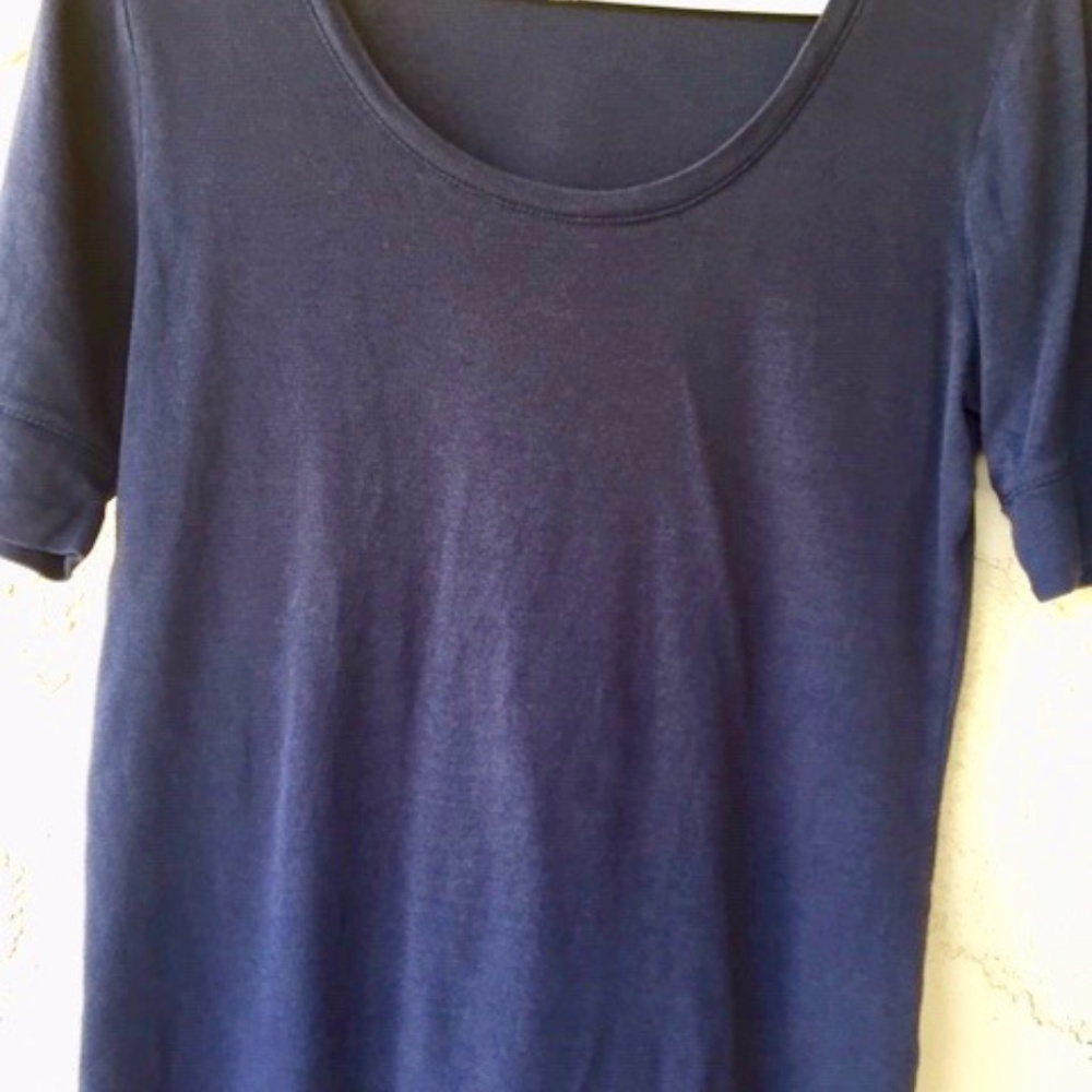navy blue short sleeve knit top